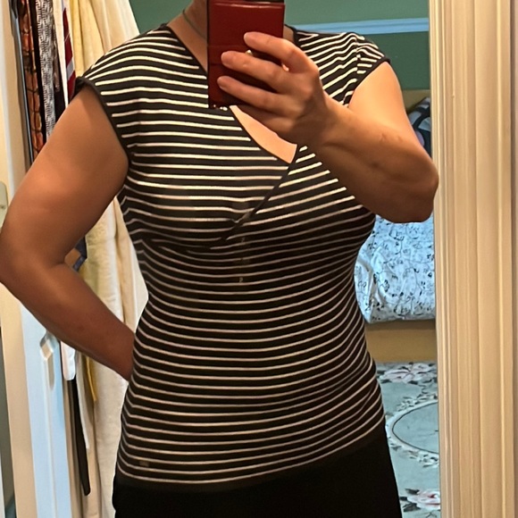 NWT sleeveless top by Tommy Hilfiger, size S - Picture 6 of 6